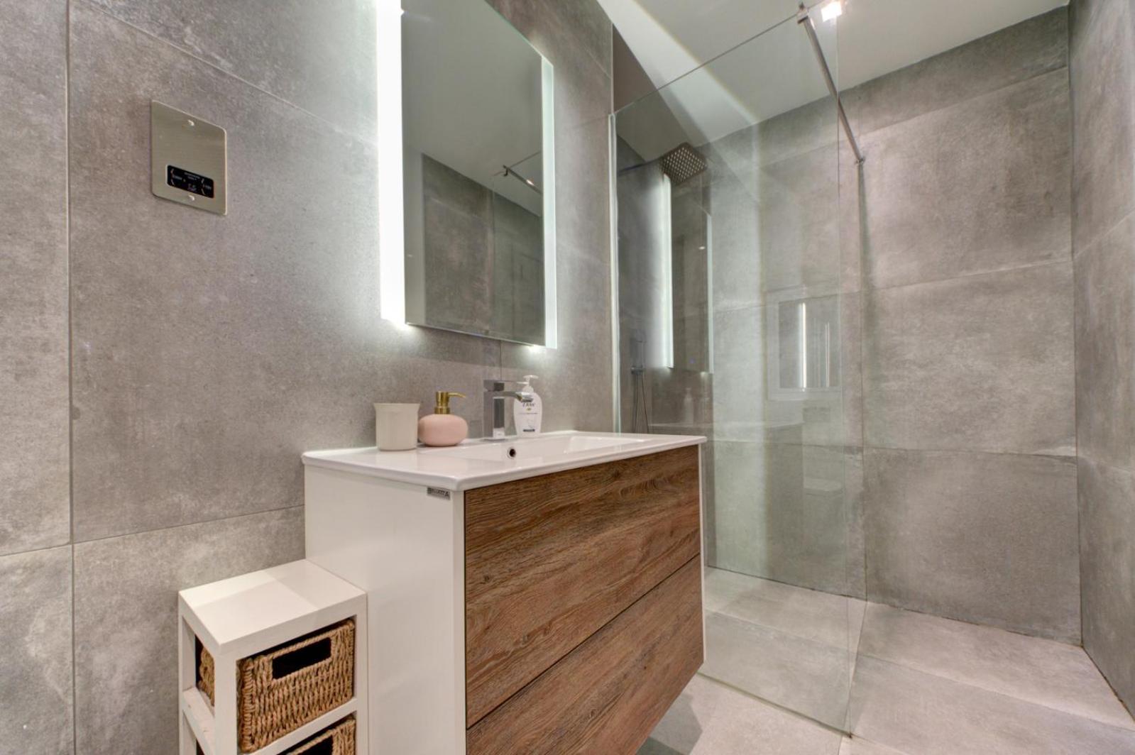 Modern Sliema Apartment Near Sea Екстериор снимка